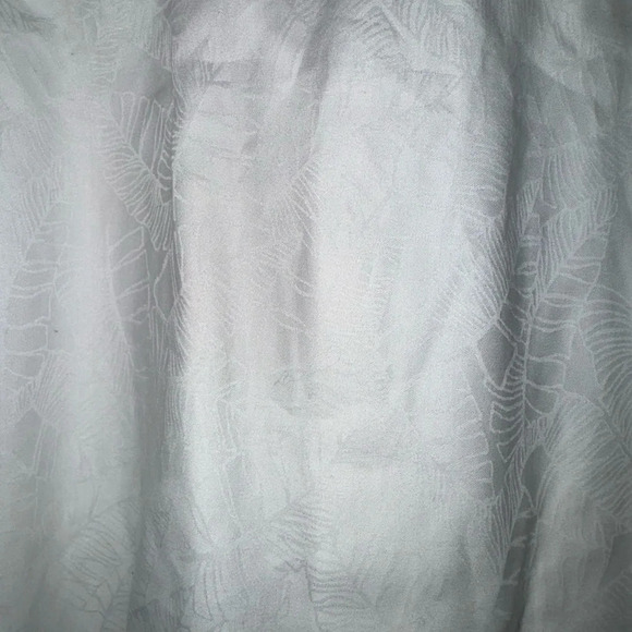 Bugatchi Shaped Fit Short Sleeve Shirt Large - white leaves stitching - Picture 12 of 12